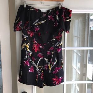 Super cute black floral romper!